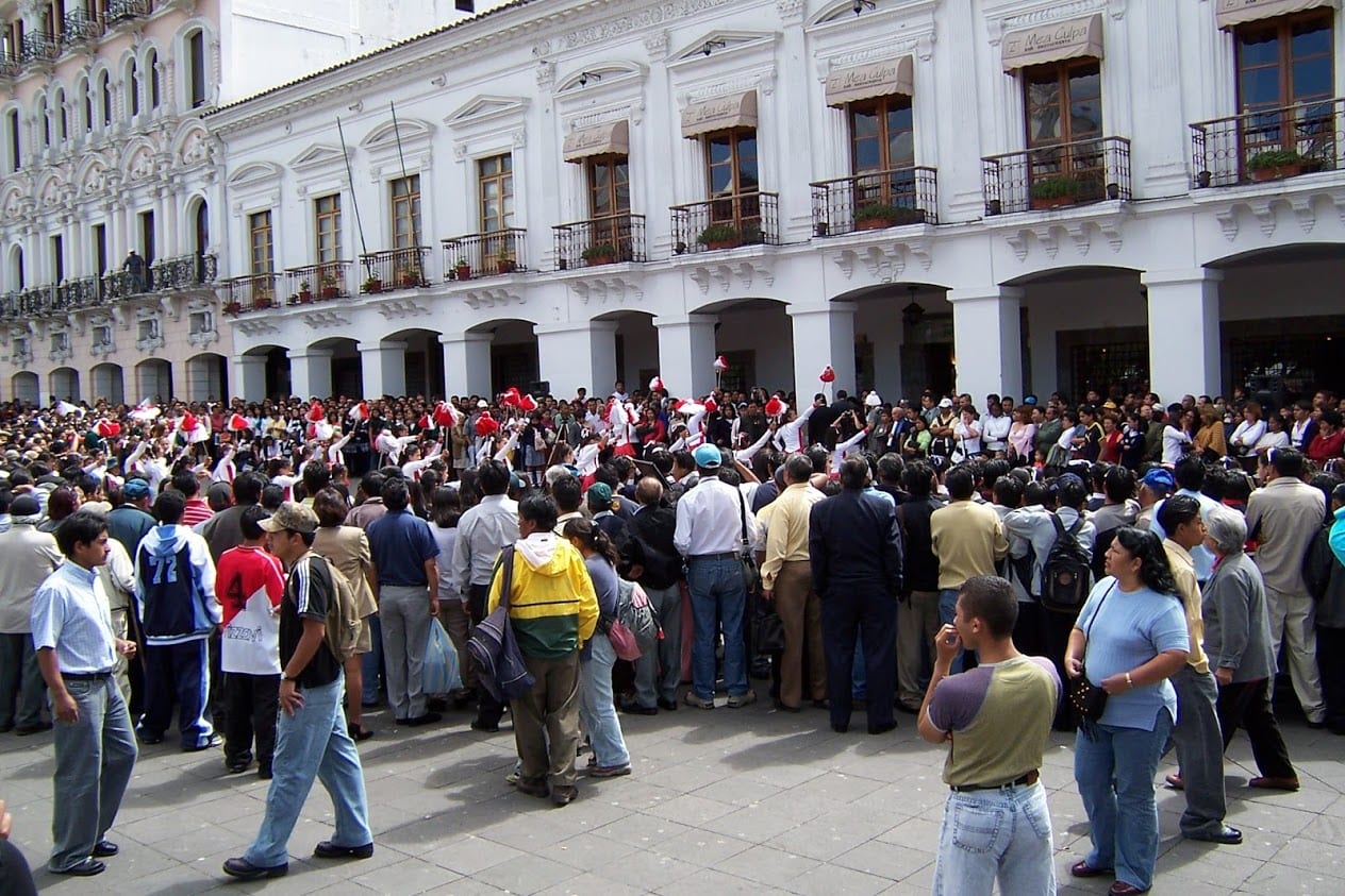 Baton twirling in Quito