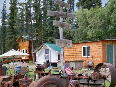 A homestead in Wiseman, Alaska before stopping at Marion Creek campground