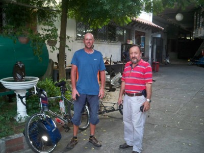 Rodrigo in Colombia with cyclist Dave Briggs