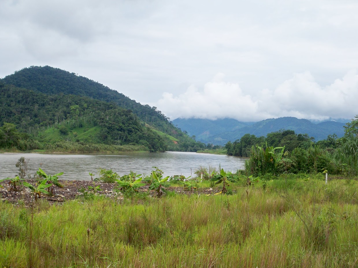 Rio Zamora when Cycling from El Pangui to Yantzaza in Ecuador - Bike Touring
