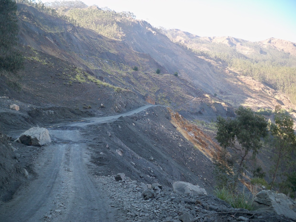 Dirt road cycling in peru