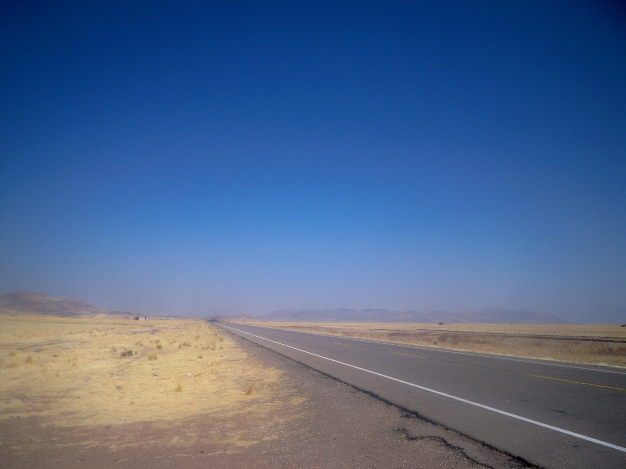Cycling along the road to Puno