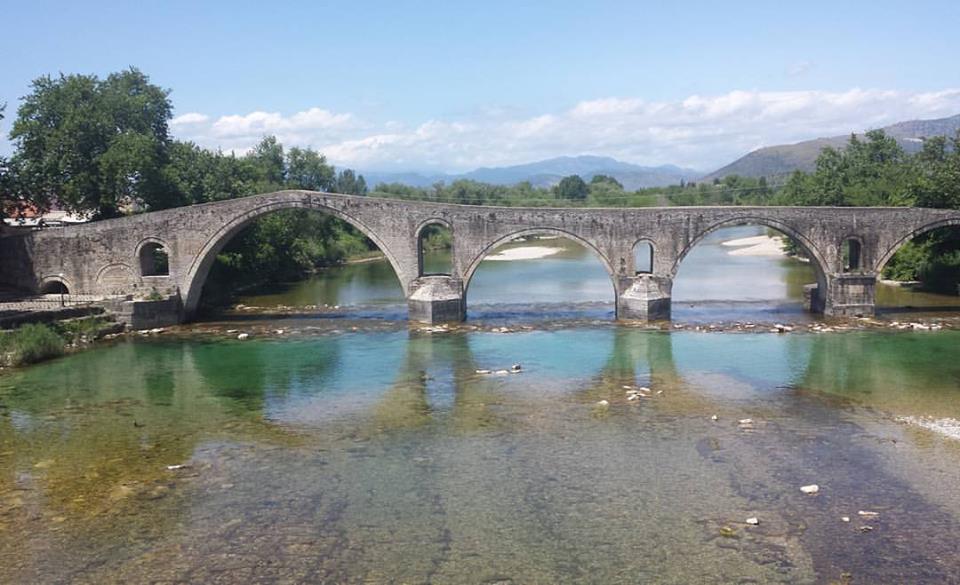 Old stone bridge in Arta