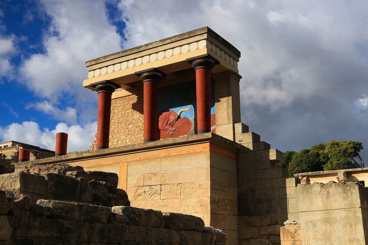 Palace of Knossos in Crete | Visit Knossos and enter the Minotaur's lair!