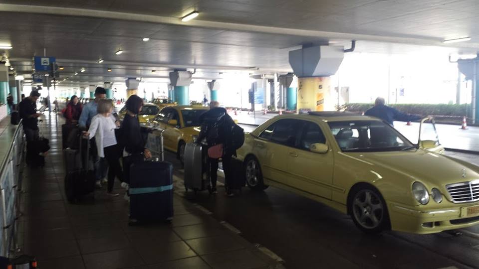Getting from Athens airport to city center by taxi