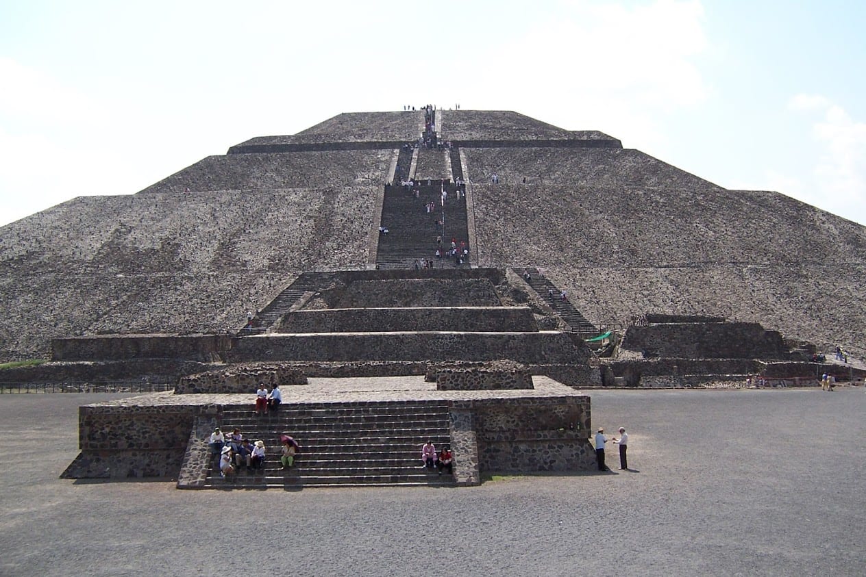 The huges pyramids of Teotihuacan