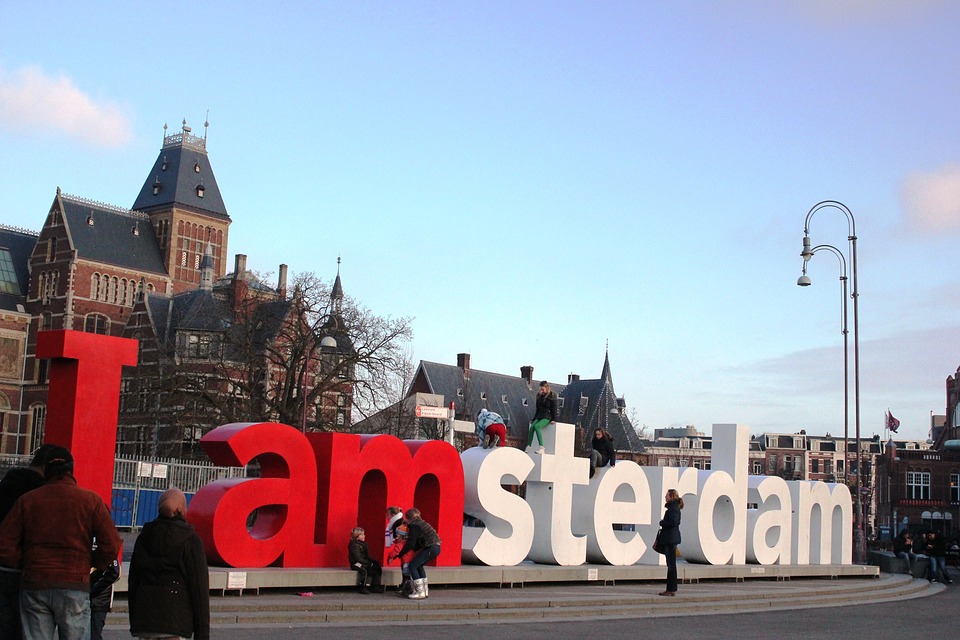 Couchsurfing Amsterdam - Why it's a great way to experience the city