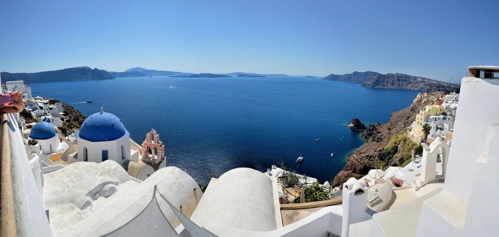 Santorini airport transfers - how to get from the airport to your hotel in Santorini using taxi, bus, car hire, and private pickup