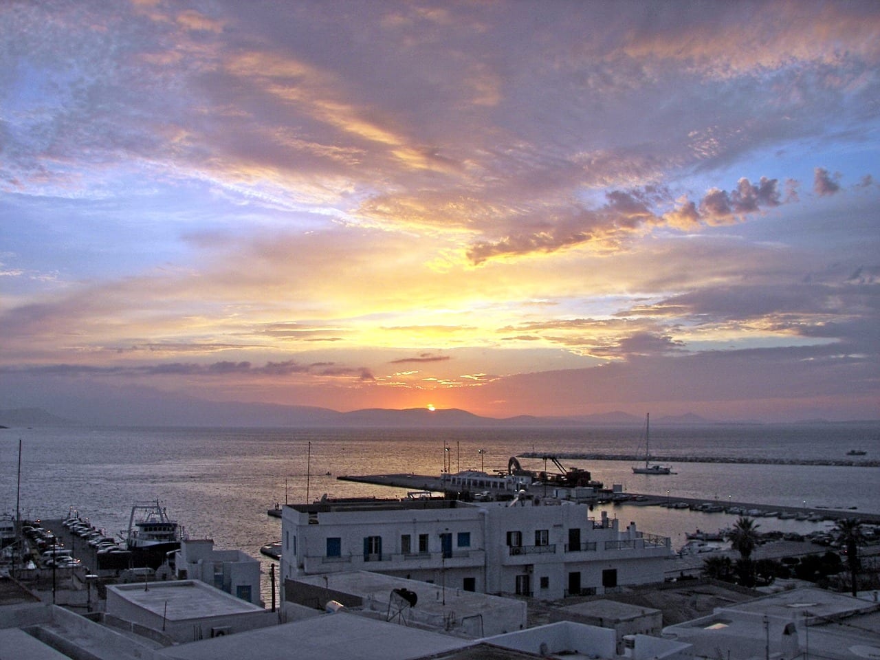 Choose where to stay in Naxos based on your accommodation, area, or budget.