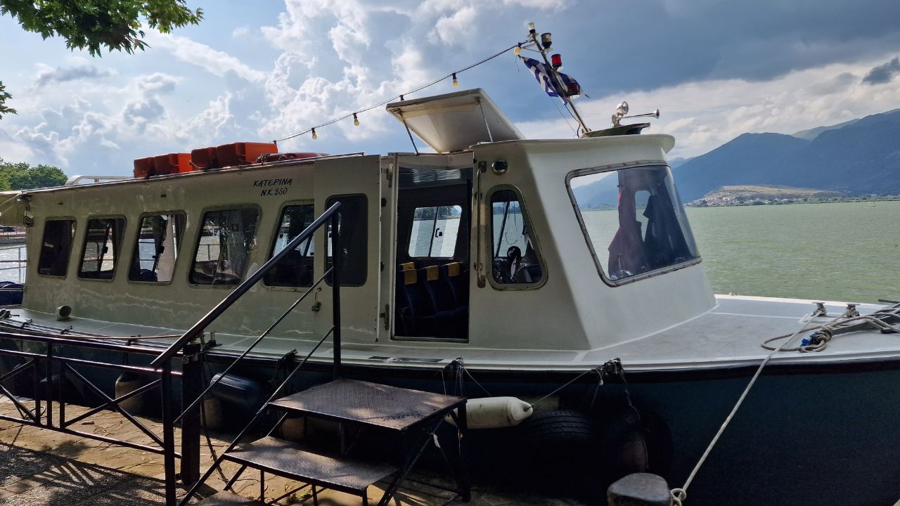 ferry to ioannina island