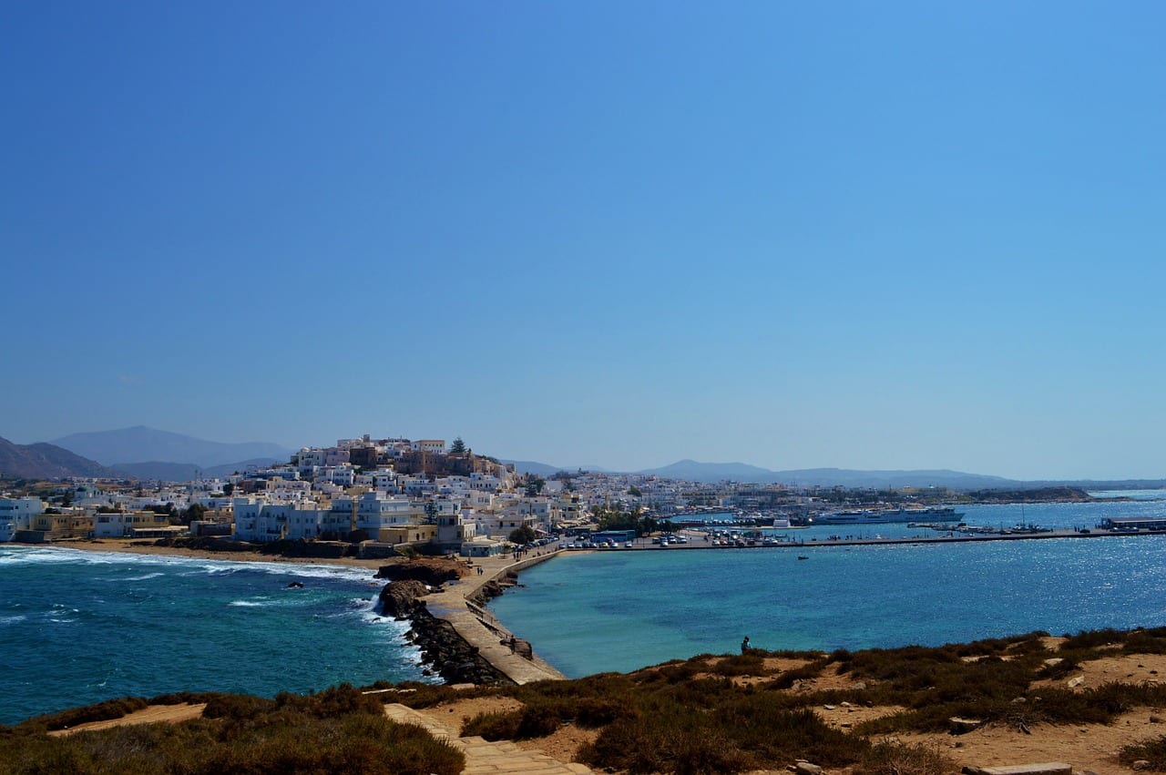 Getting from Naxos to Santorini by ferry