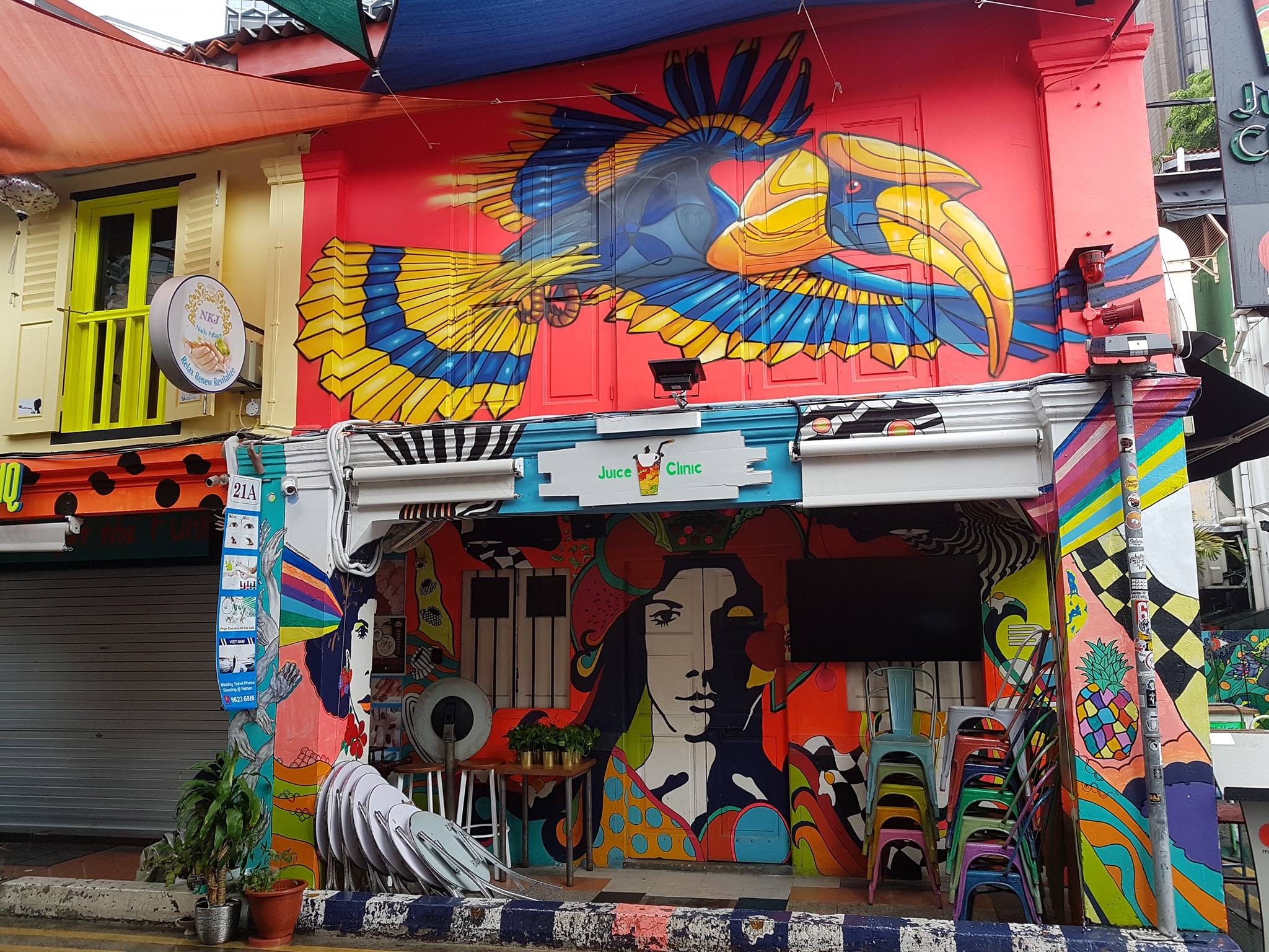 A Haji Lane cafe in Singapore specialising in fruite juices