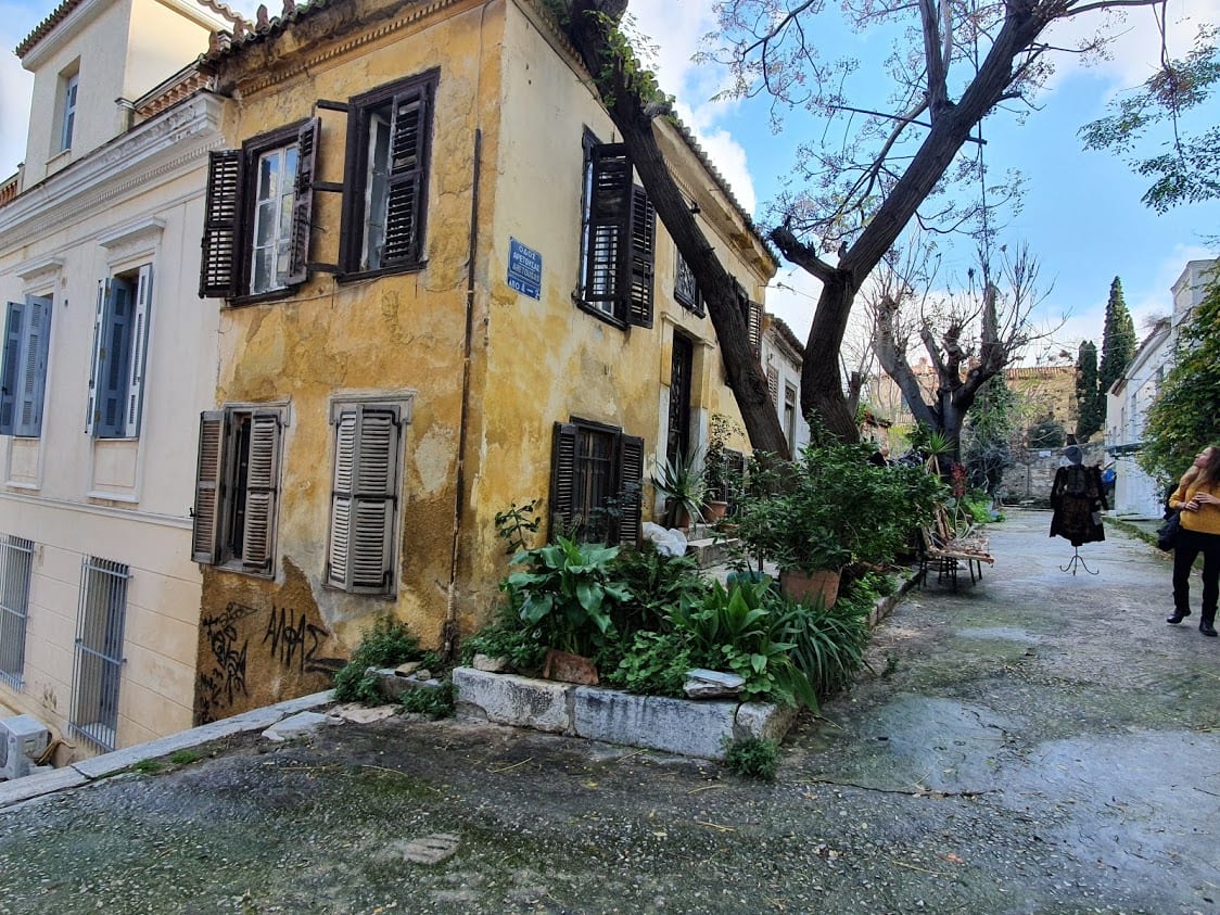 Walking around the backstreets of Plaka