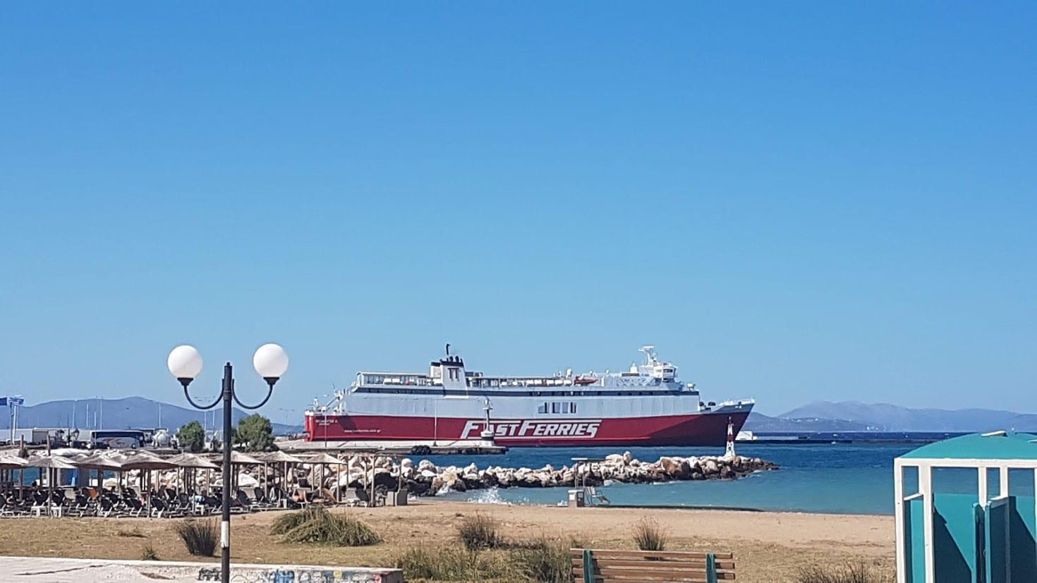 Fast Ferries in Greece sail to Mykonos from Athens