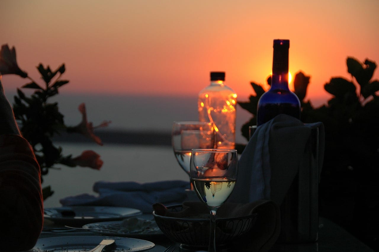 A guide to the best Santorini wine tasting tours