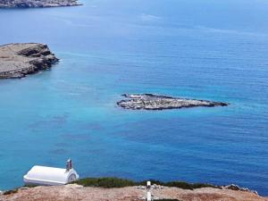 Paralos Lodging, Schinoussa, Greece