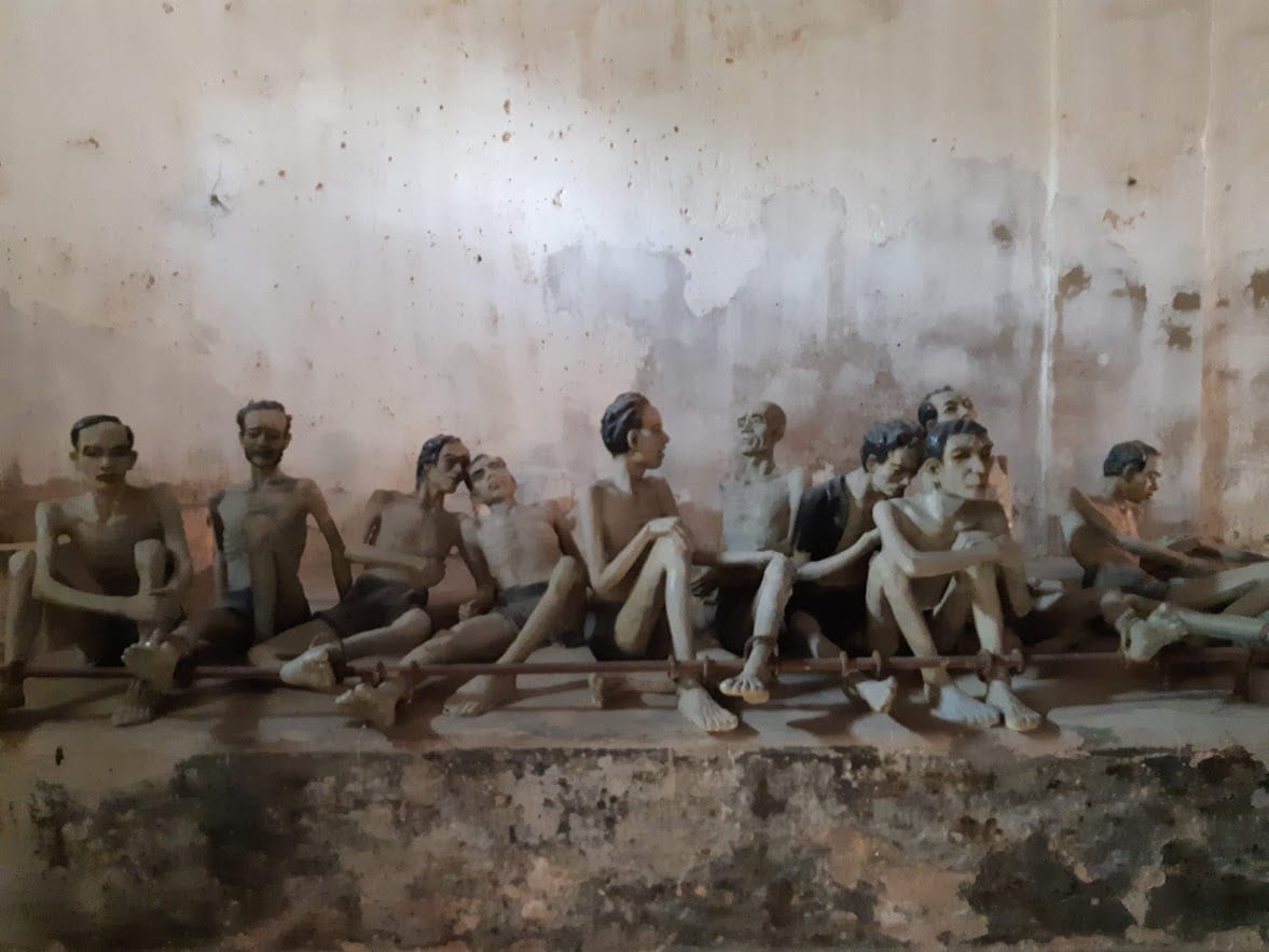 mannequin prisoners in Con Dao tiger cages