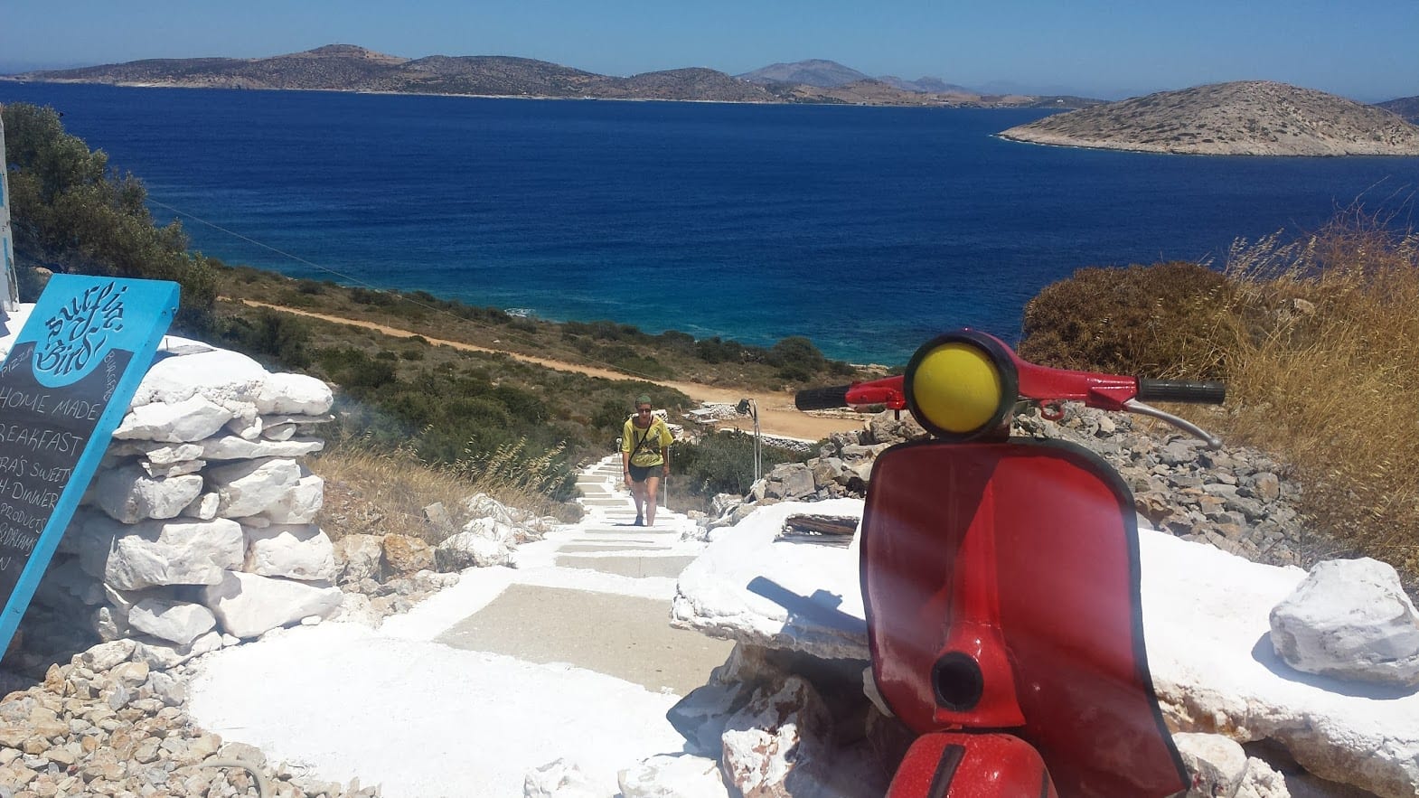 The Surfin Bird in Iraklia is a great place to eat with amazing views