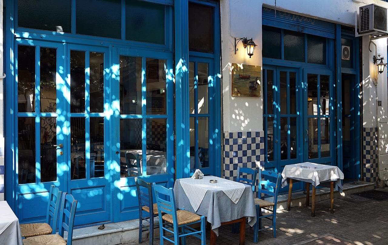 There are plenty of tavernas to choose from when looking for somewhere to eat in Thessaloniki such as the one shown here.