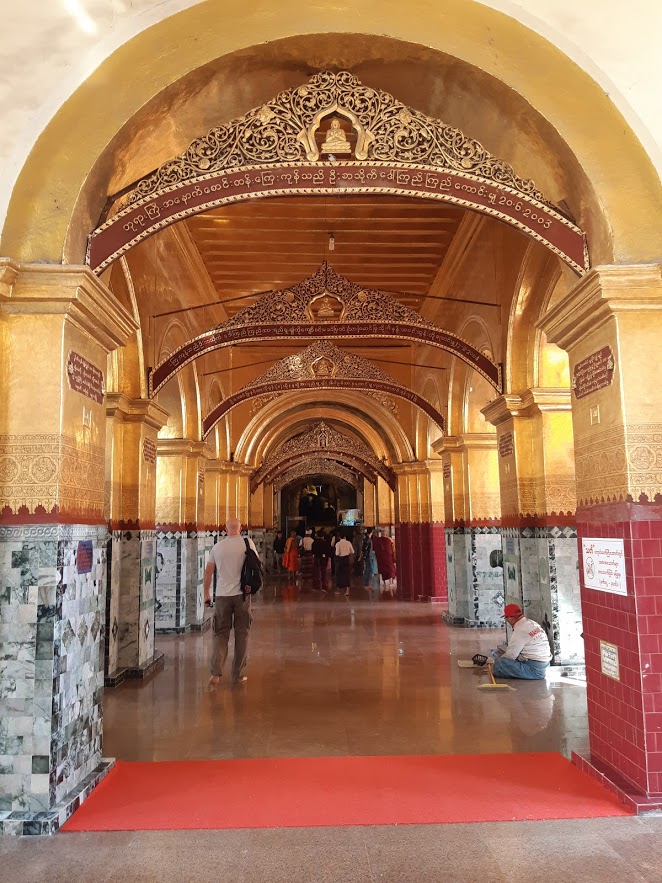 Exploring the temples of Mandalay