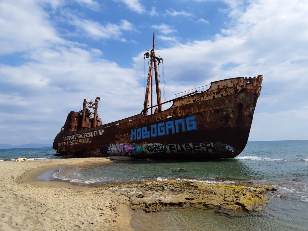 A closer look at the shipwreck near Gythion