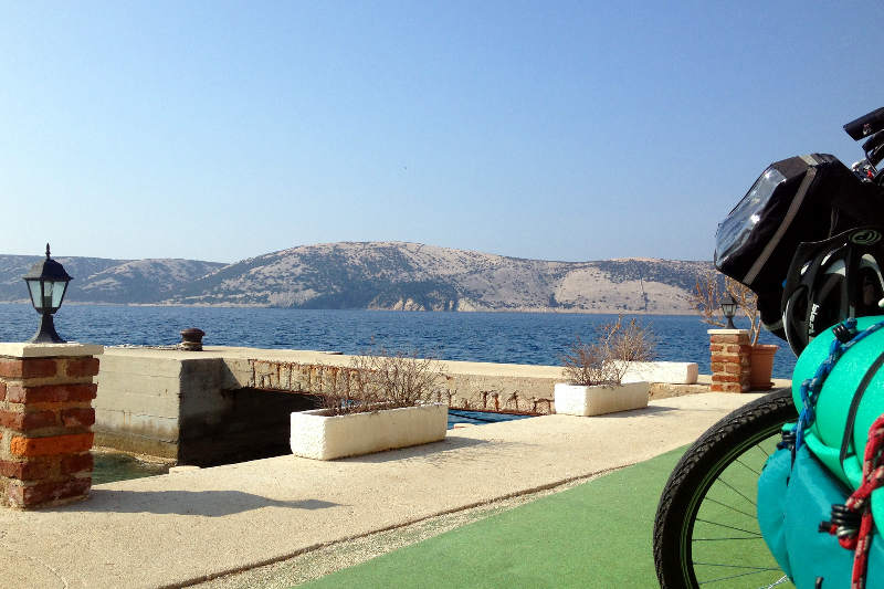 A touch of bike and sea!