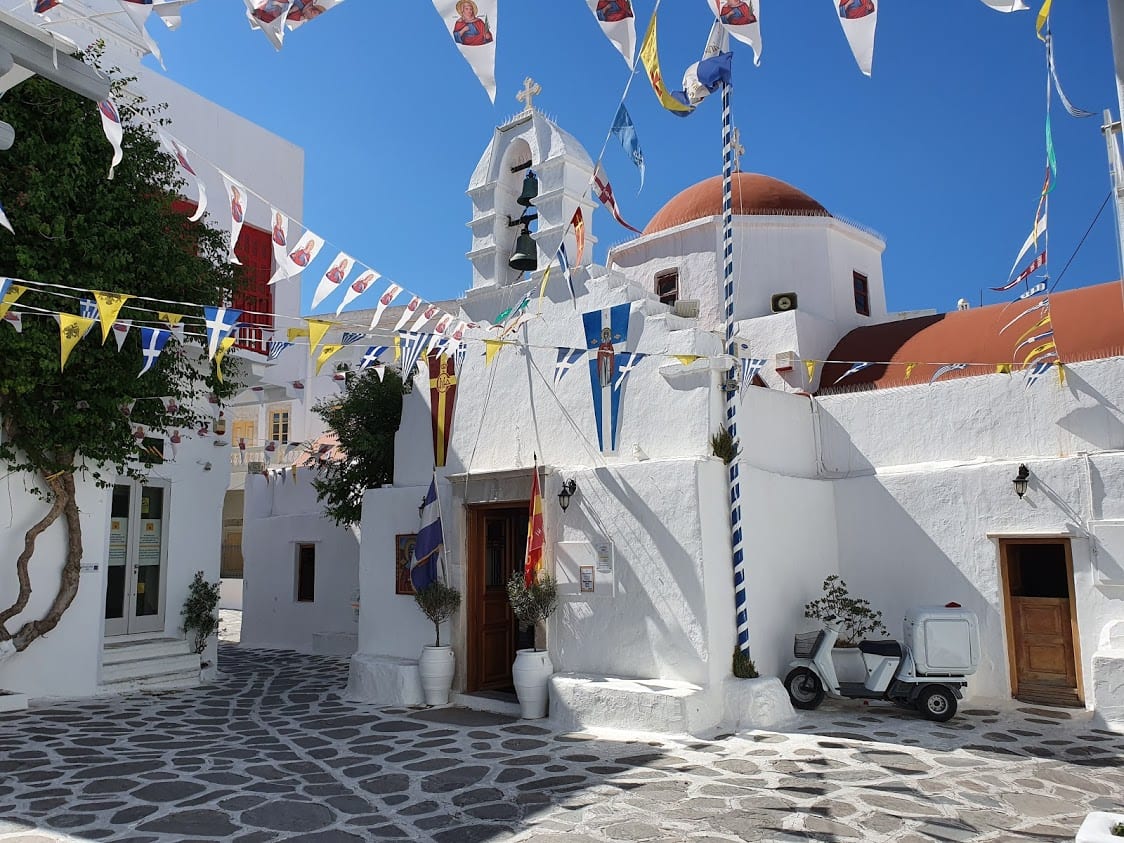 A church inside Mykonos Chora