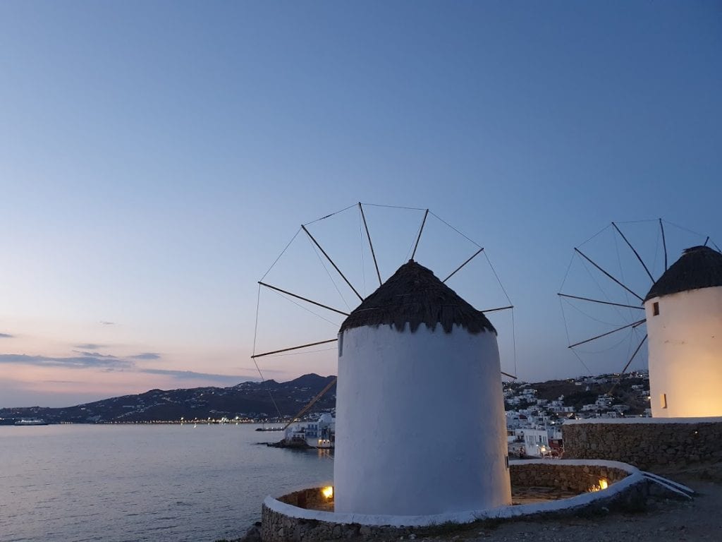 Make sure to see the sunset in Mykonos in 3 days!
