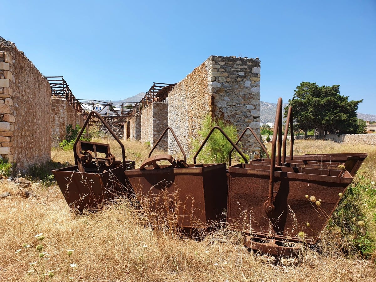 The mines and equipment of Moutsana