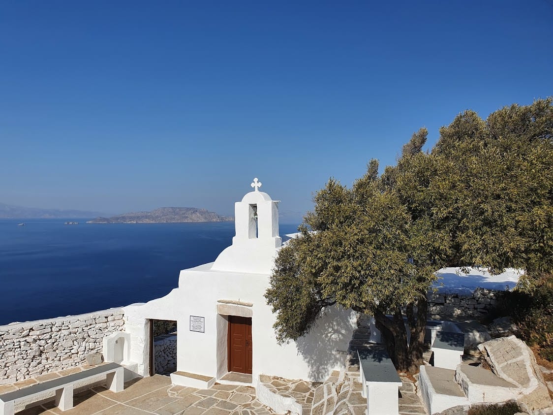 The church on top of Paleokastro in Ios