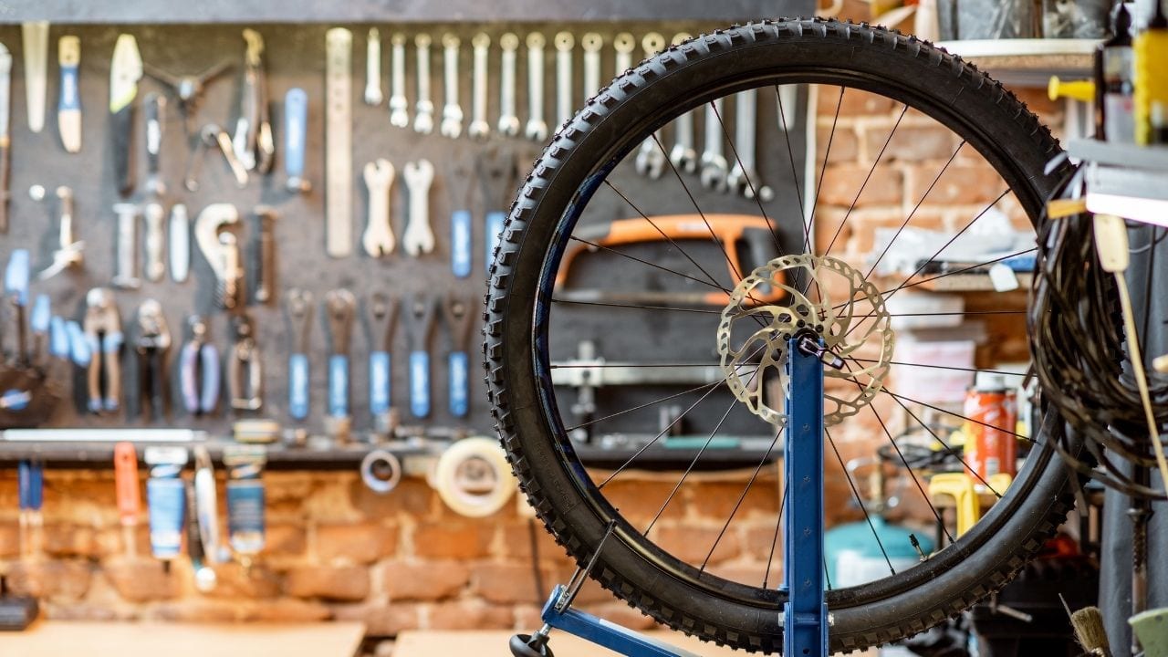 Choosing the best toolkit for a bicycle workshop at home