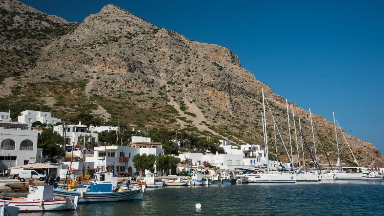 Ferry from Athens to Sifnos