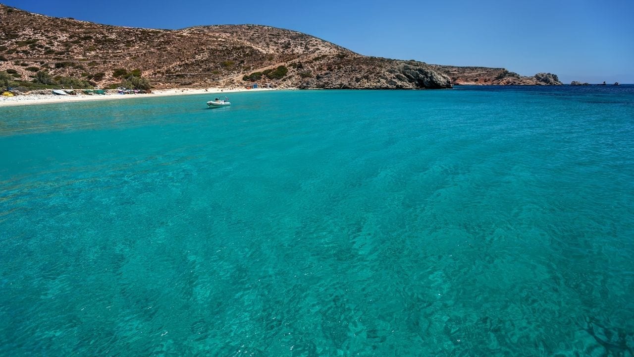 How to travel from Santorini to Donoussa by ferry