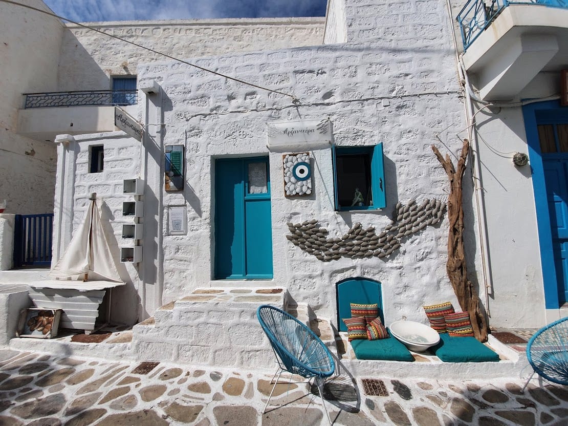 How to get from Santorini to Kimolos by ferry in Greece