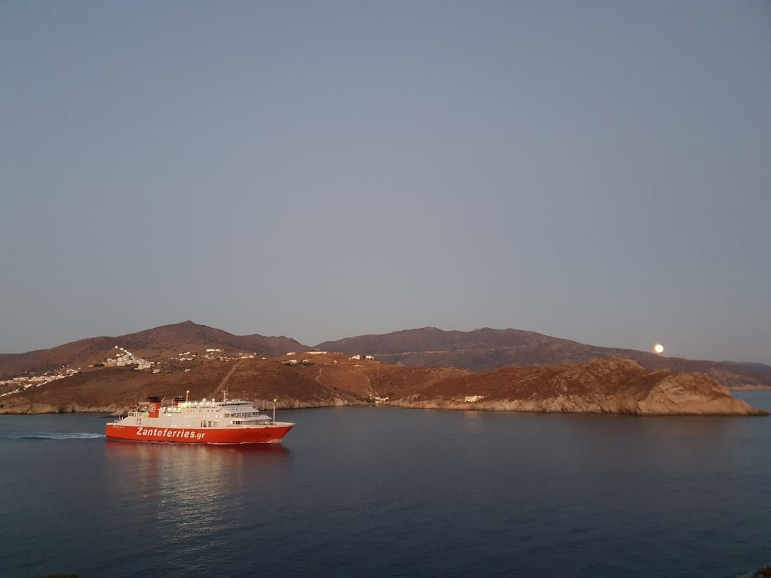Ferry Santorini Ios