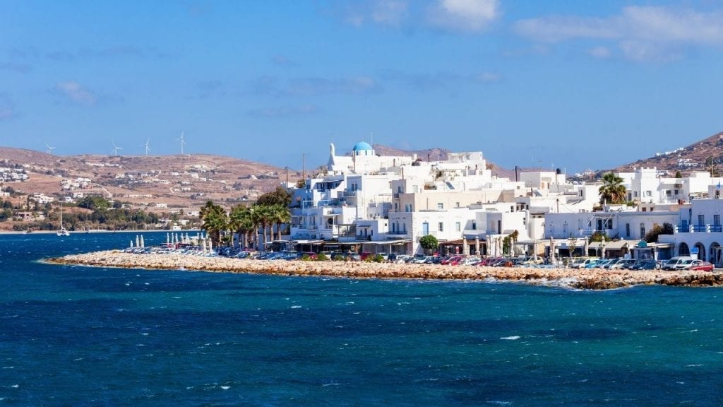 A guide to the ferries from Milos to Paros in Greece