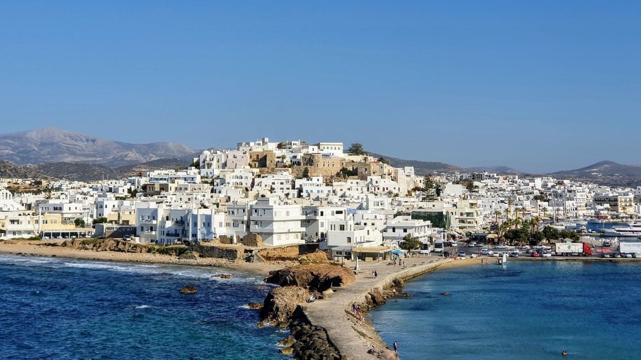 How to travel to Naxos from Milos island in Greece