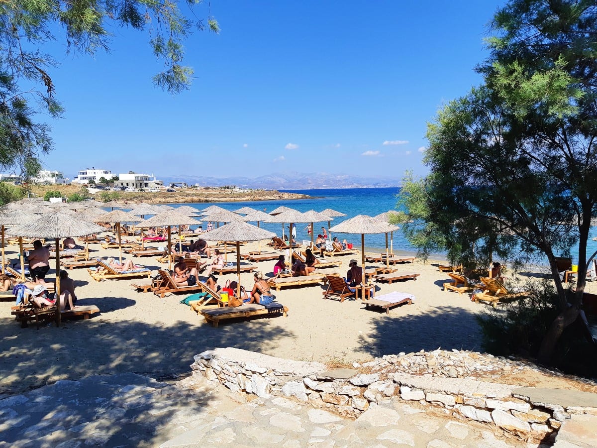 Punda organized beach in Paros