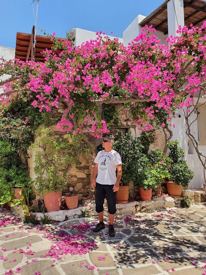 Dave Briggs from Dave's Travel Pages exploring Paros in June