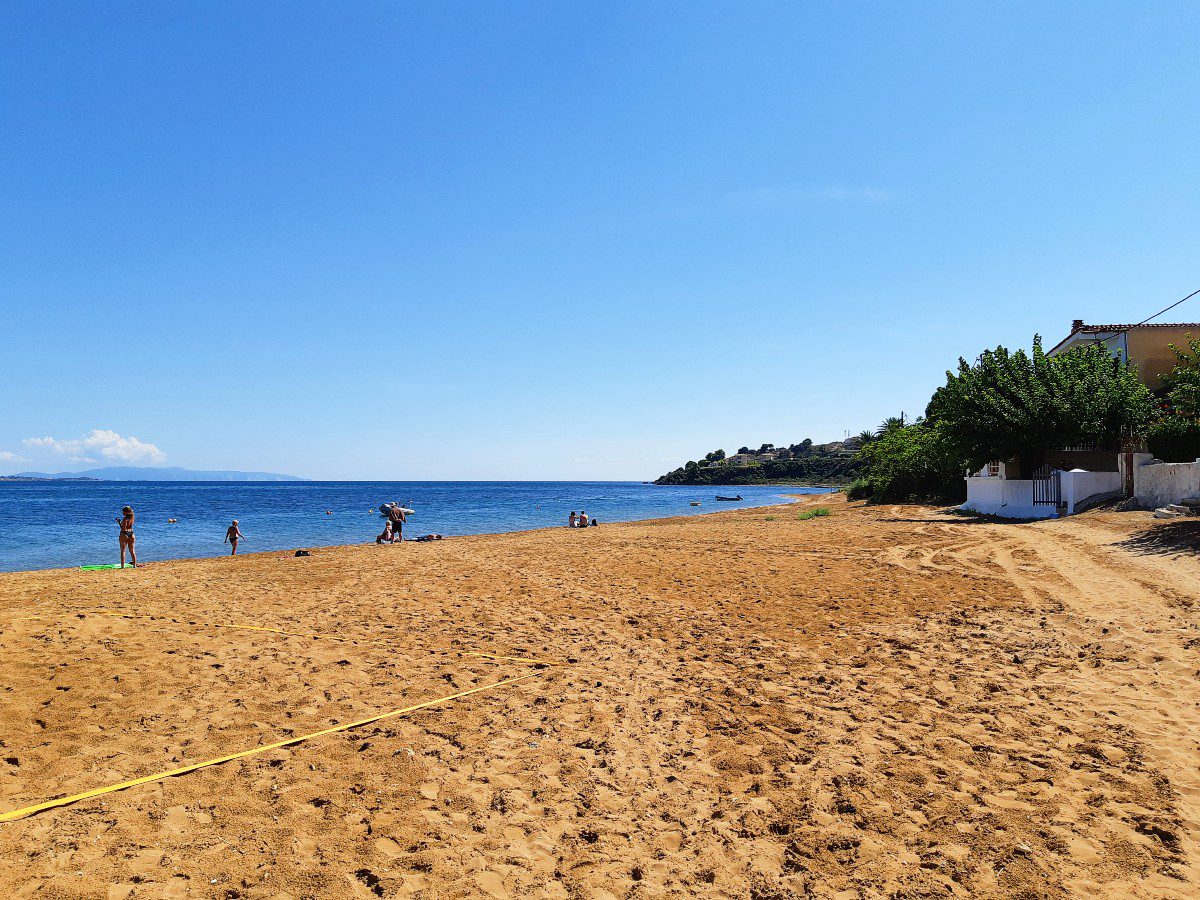 Lepeda beach is a good beach for families in Kefalonia