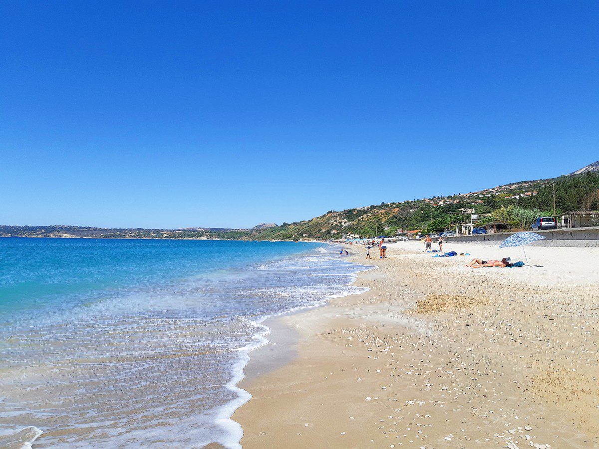 Lourdes is one of the best beaches Kefalonia thanks to its unpretentious nature