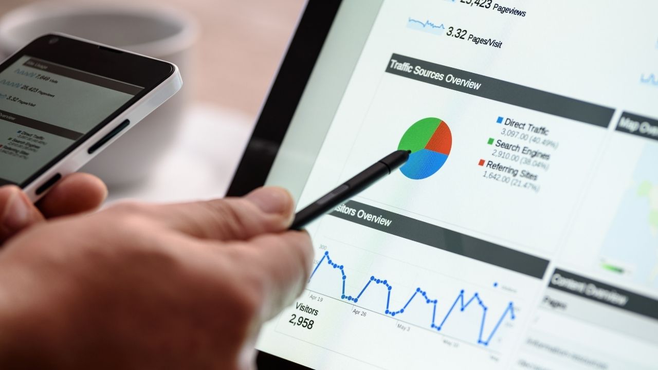 Offering SEO services is a good digital nomad job