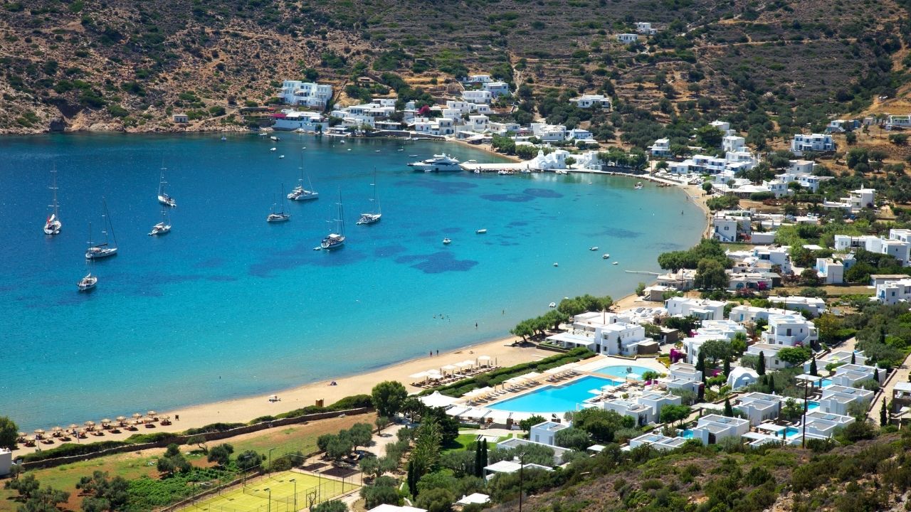 Staying by the beach in Sifnos