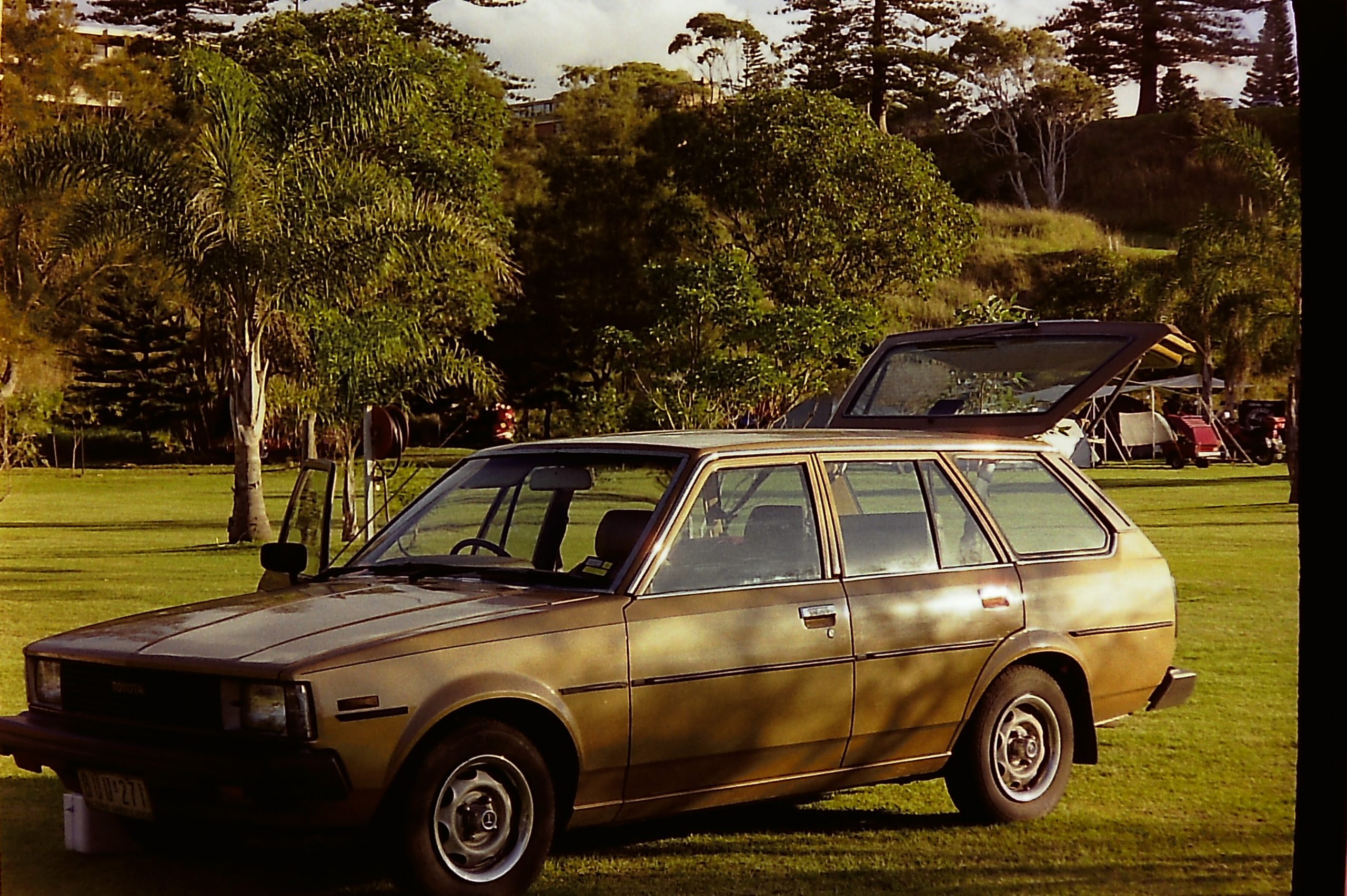 Driving around Australia is a good way to travel