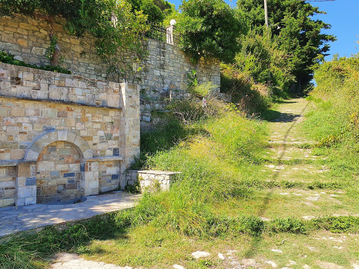 Water fountain on the Patitiri to Chora walking trail