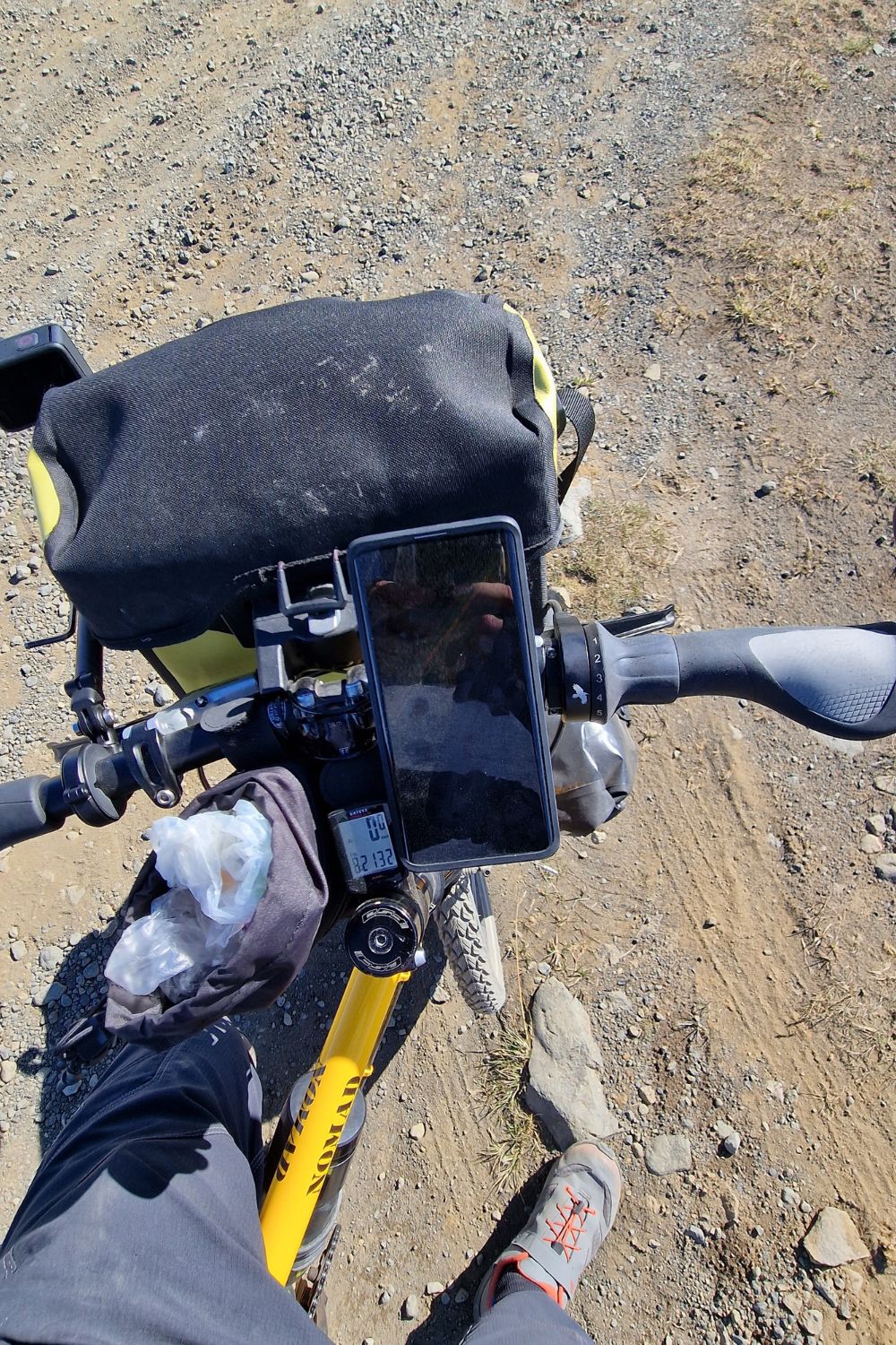 Phone for bicycle navigation in Iceland