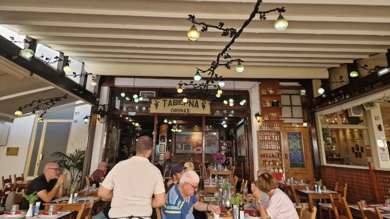 a taverna in heraklion