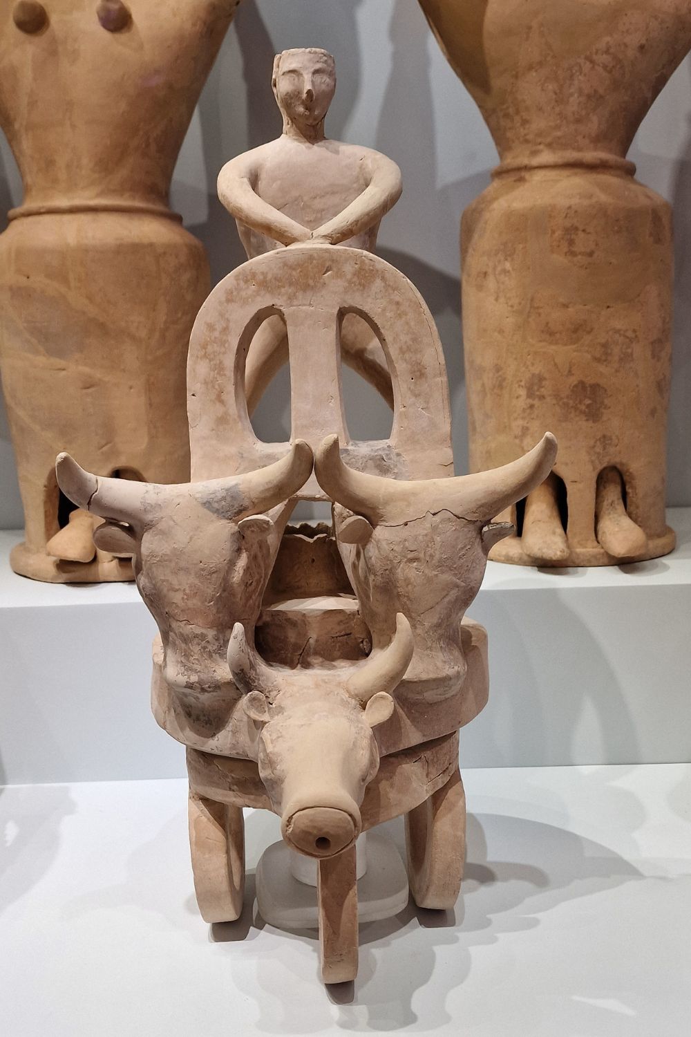 curious pottery from the minoan era