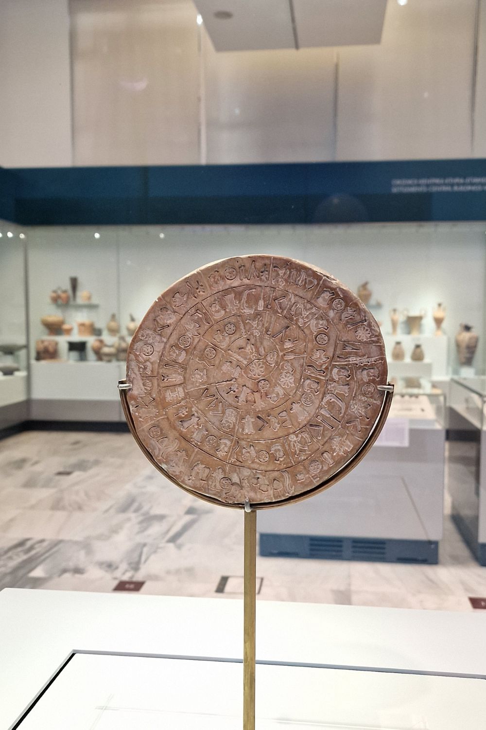 phaistos disc heraklion archaeological museum