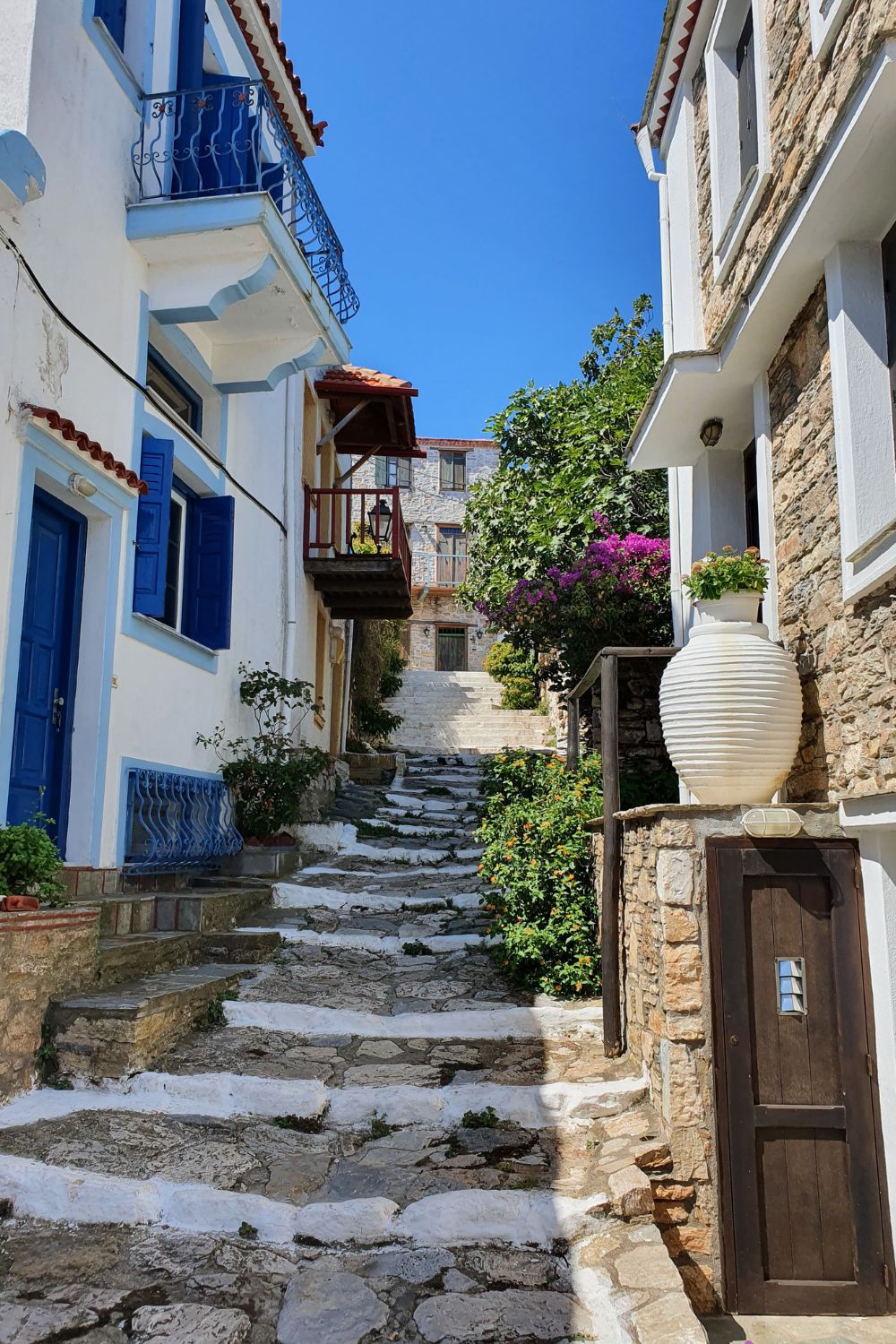 walking in alonissos chora
